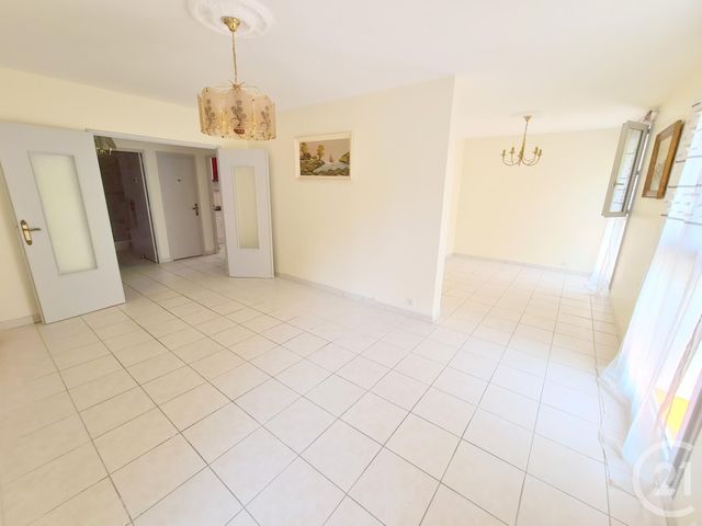 Appartement F3 à vendre - 4 pièces - 73.77 m2 - AUBENAS - 07 - RHONE-ALPES - Century 21 Agence Nogier Appartement F3 à vendre - 4 pièces - 73.77 m2 - AUBENAS - 07 - RHONE-ALPES - Century 21 Agence Nogier