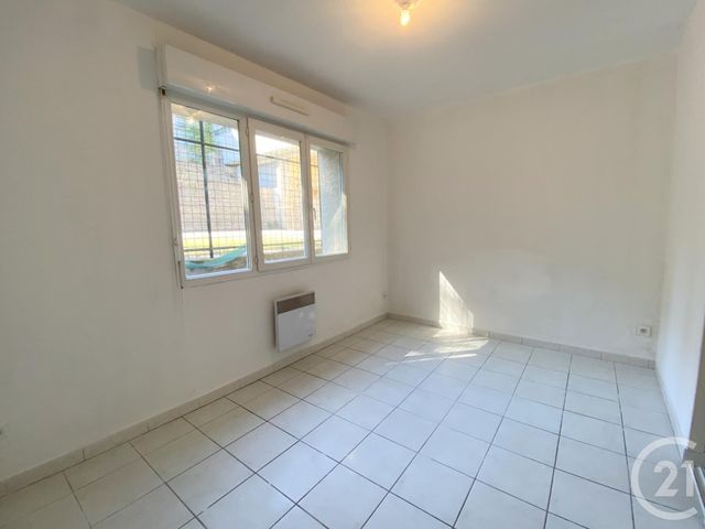 Appartement F3 à louer - 3 pièces - 45.9 m2 - AUBENAS - 07 - RHONE-ALPES - Century 21 Agence Nogier Appartement F3 à louer - 3 pièces - 45.9 m2 - AUBENAS - 07 - RHONE-ALPES - Century 21 Agence Nogier