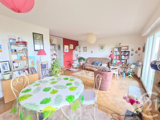 Appartement F5 à vendre - 5 pièces - 91.06 m2 - AUBENAS - 07 - RHONE-ALPES - Century 21 Agence Nogier Appartement F5 à vendre - 5 pièces - 91.06 m2 - AUBENAS - 07 - RHONE-ALPES - Century 21 Agence Nogier