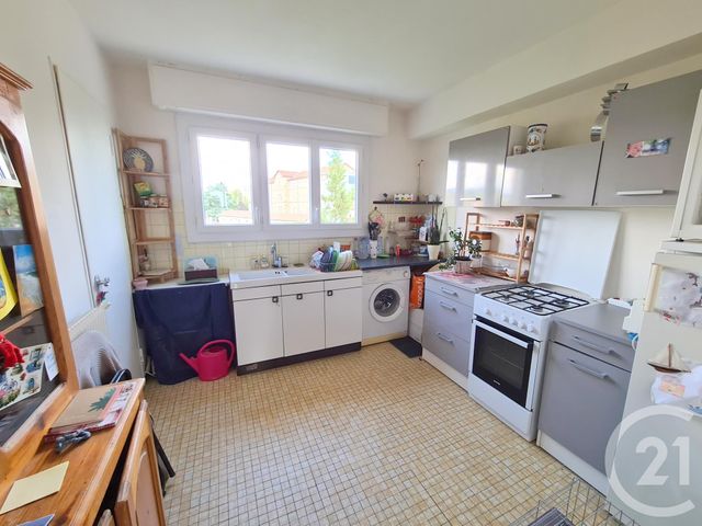 Appartement F5 à vendre - 5 pièces - 91.06 m2 - AUBENAS - 07 - RHONE-ALPES - Century 21 Agence Nogier Appartement F5 à vendre - 5 pièces - 91.06 m2 - AUBENAS - 07 - RHONE-ALPES - Century 21 Agence Nogier