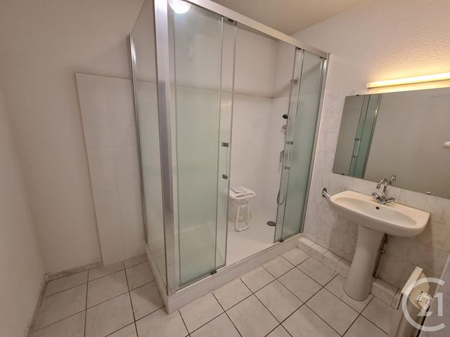 Afficher la photo en grand Appartement F4 à vendre - 5 pièces - 84.97 m2 - AUBENAS - 07 - RHONE-ALPES - Century 21 Agence Nogier
