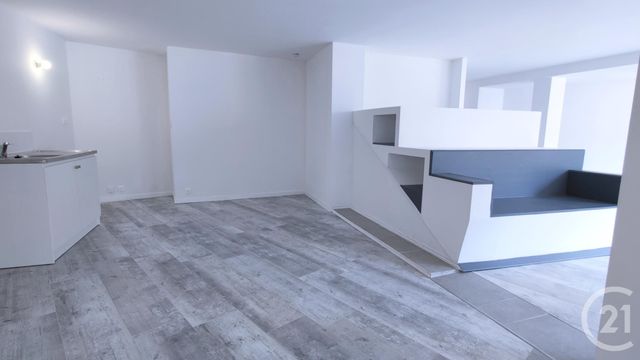 Afficher la photo en grand Appartement F3 à louer - 3 pièces - 100.8 m2 - VALS LES BAINS - 07 - RHONE-ALPES - Century 21 Agence Nogier