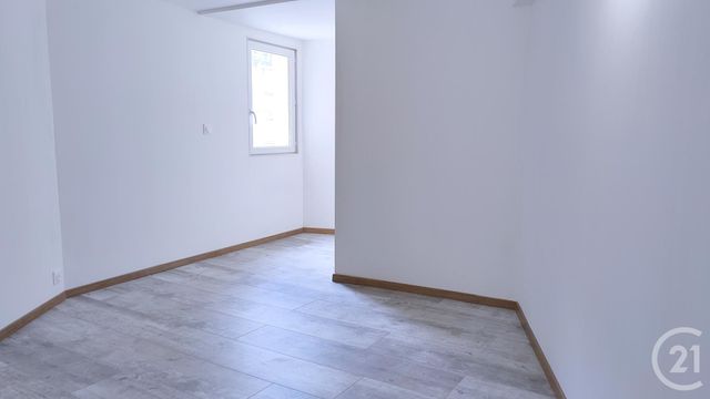 Afficher la photo en grand Appartement F3 à louer - 3 pièces - 100.8 m2 - VALS LES BAINS - 07 - RHONE-ALPES - Century 21 Agence Nogier