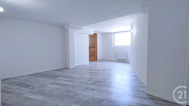 Afficher la photo en grand Appartement F3 à louer - 3 pièces - 100.8 m2 - VALS LES BAINS - 07 - RHONE-ALPES - Century 21 Agence Nogier