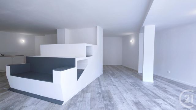 Afficher la photo en grand Appartement F3 à louer - 3 pièces - 100.8 m2 - VALS LES BAINS - 07 - RHONE-ALPES - Century 21 Agence Nogier