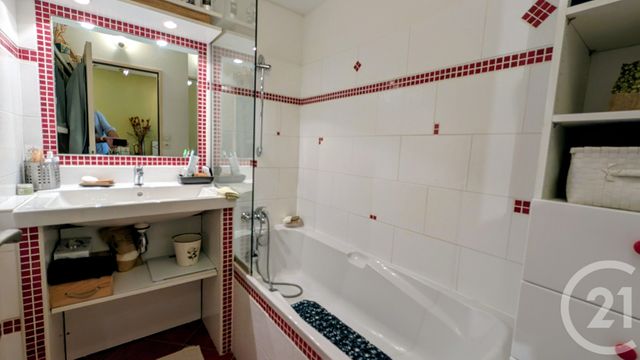 Appartement F2 à vendre - 2 pièces - 64.8 m2 - AUBENAS - 07 - RHONE-ALPES - Century 21 Agence Nogier