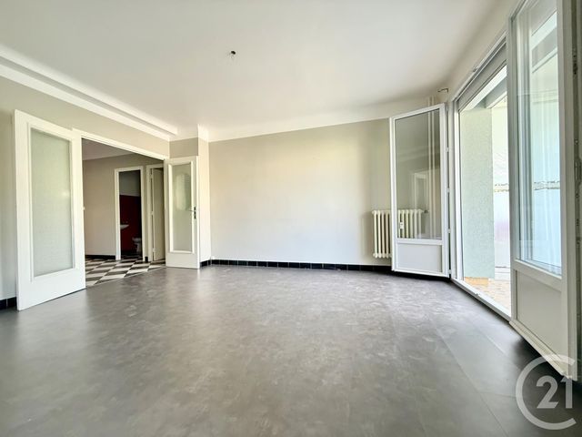 Appartement F4 à vendre - 4 pièces - 65.74 m2 - AUBENAS - 07 - RHONE-ALPES - Century 21 Agence Nogier