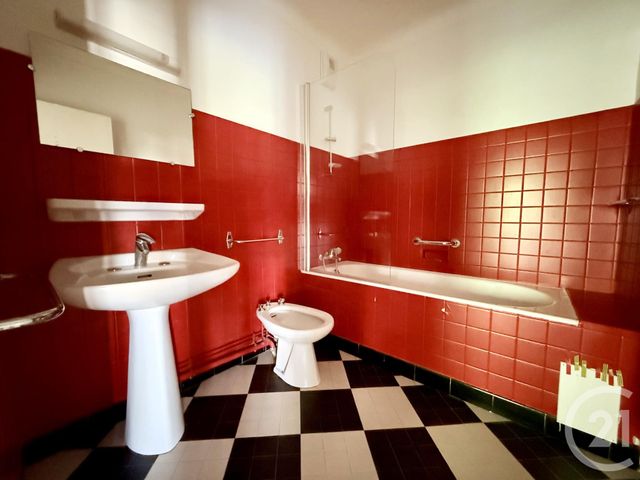 Appartement F4 à vendre - 4 pièces - 65.74 m2 - AUBENAS - 07 - RHONE-ALPES - Century 21 Agence Nogier