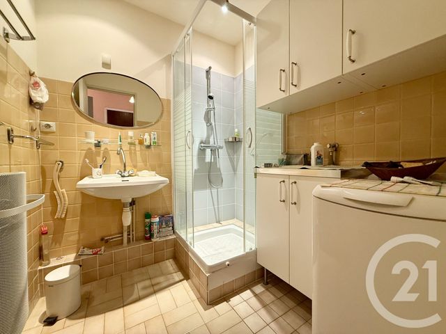 Afficher la photo en grand Appartement F3 à vendre - 2 pièces - 49.9 m2 - AUBENAS - 07 - RHONE-ALPES - Century 21 Agence Nogier
