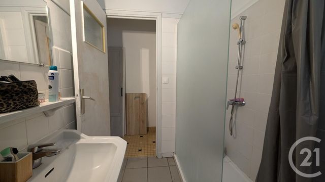 Appartement F2 à vendre - 2 pièces - 52.72 m2 - AUBENAS - 07 - RHONE-ALPES - Century 21 Agence Nogier