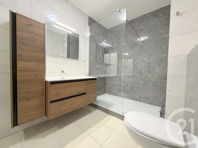 Appartement F2 à louer - 2 pièces - 45.23 m2 - AUBENAS - 07 - RHONE-ALPES - Century 21 Agence Nogier