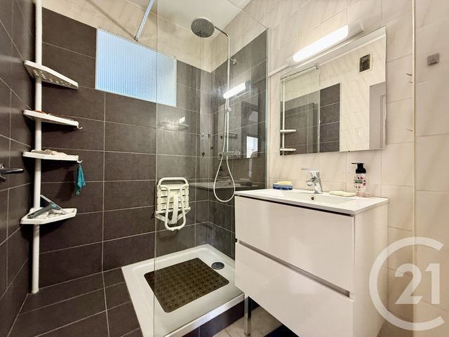 Appartement F3 à vendre - 4 pièces - 75.0 m2 - AUBENAS - 07 - RHONE-ALPES - Century 21 Agence Nogier