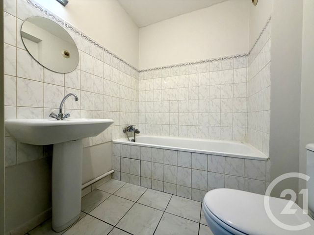 Appartement F3 à louer - 3 pièces - 45.9 m2 - AUBENAS - 07 - RHONE-ALPES - Century 21 Agence Nogier