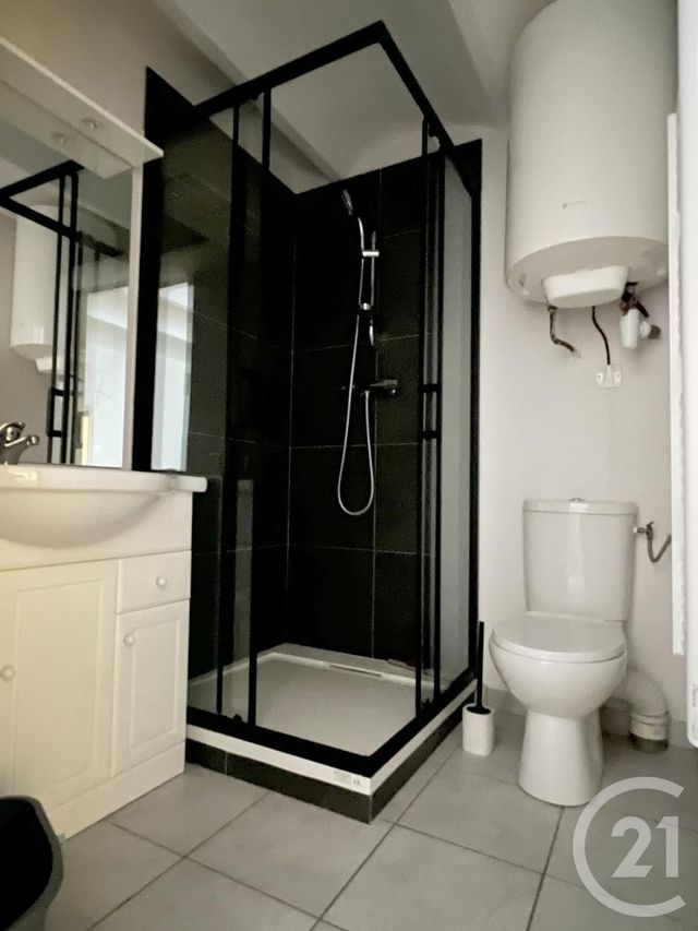 Appartement T2 à vendre - 2 pièces - 27.58 m2 - AUBENAS - 07 - RHONE-ALPES - Century 21 Agence Nogier